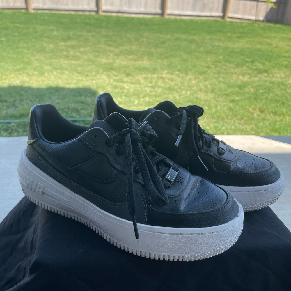 Nike WMNS Air Force 1